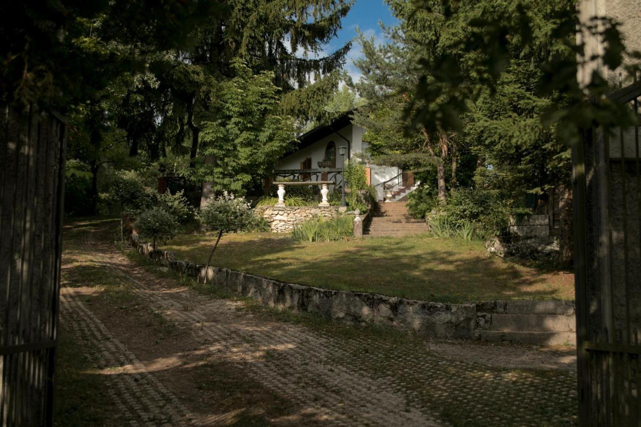 La Villa Del Barone Predaia Exteriör bild