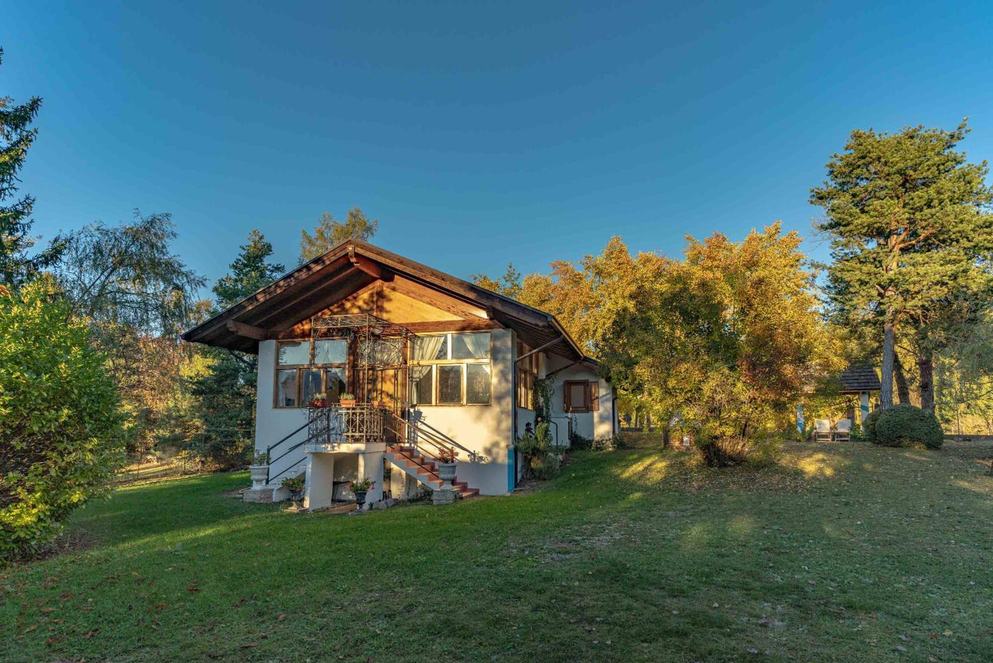 La Villa Del Barone Predaia Exteriör bild