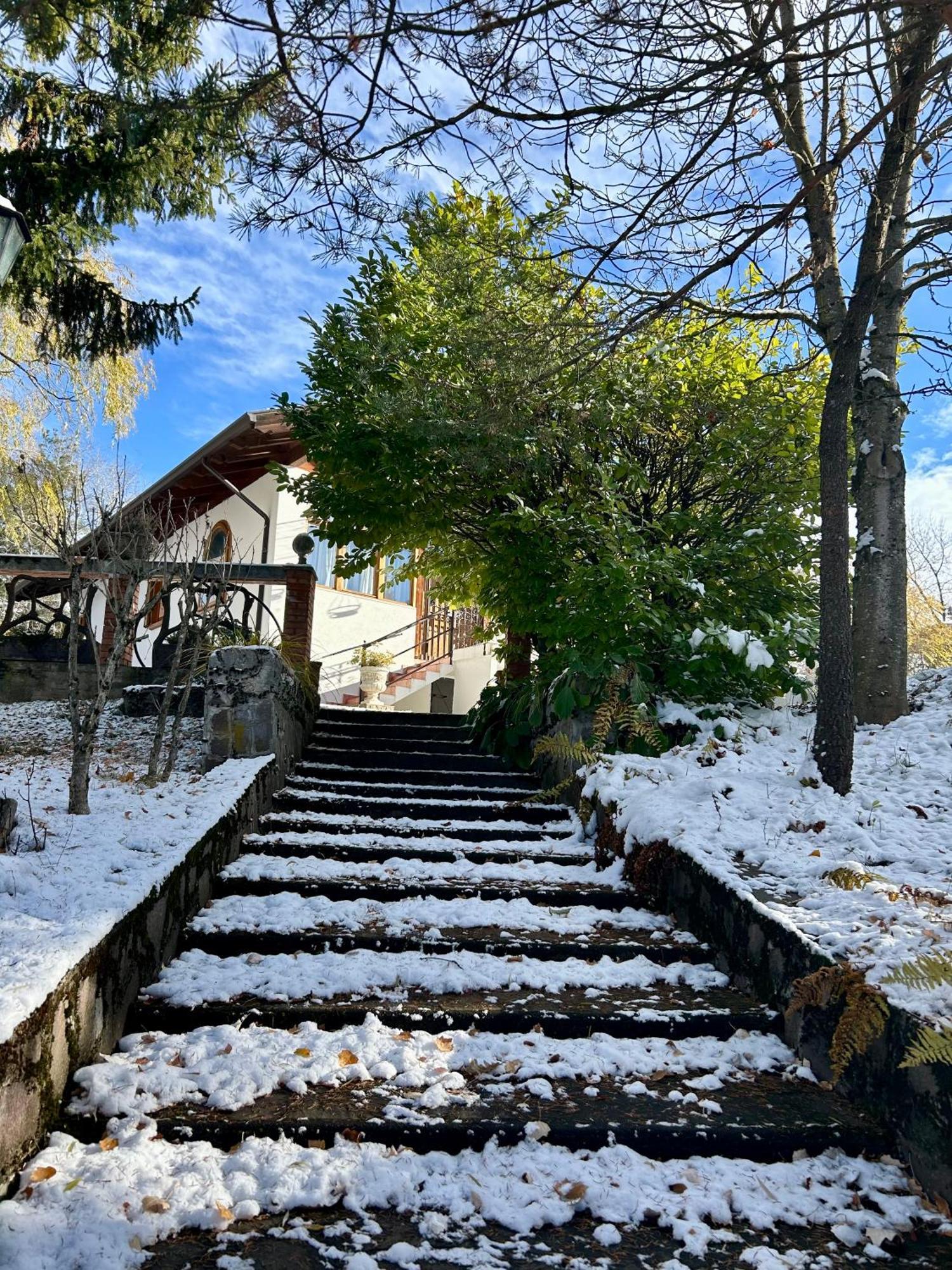 La Villa Del Barone Predaia Exteriör bild